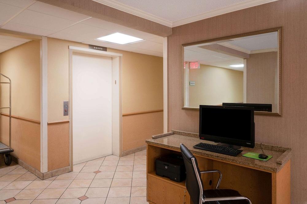 La Quinta By Wyndham Nashville Airport Экстерьер фото